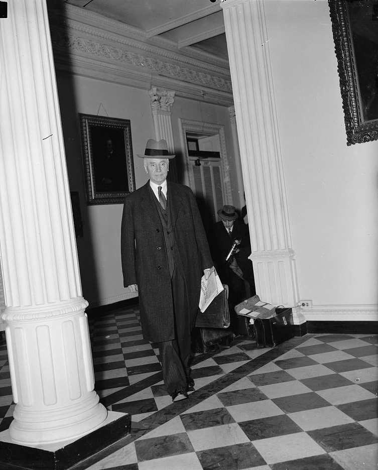 Embargo petrolero contra Japón: el secretario de Estado Cordell Hull, hacia 1940