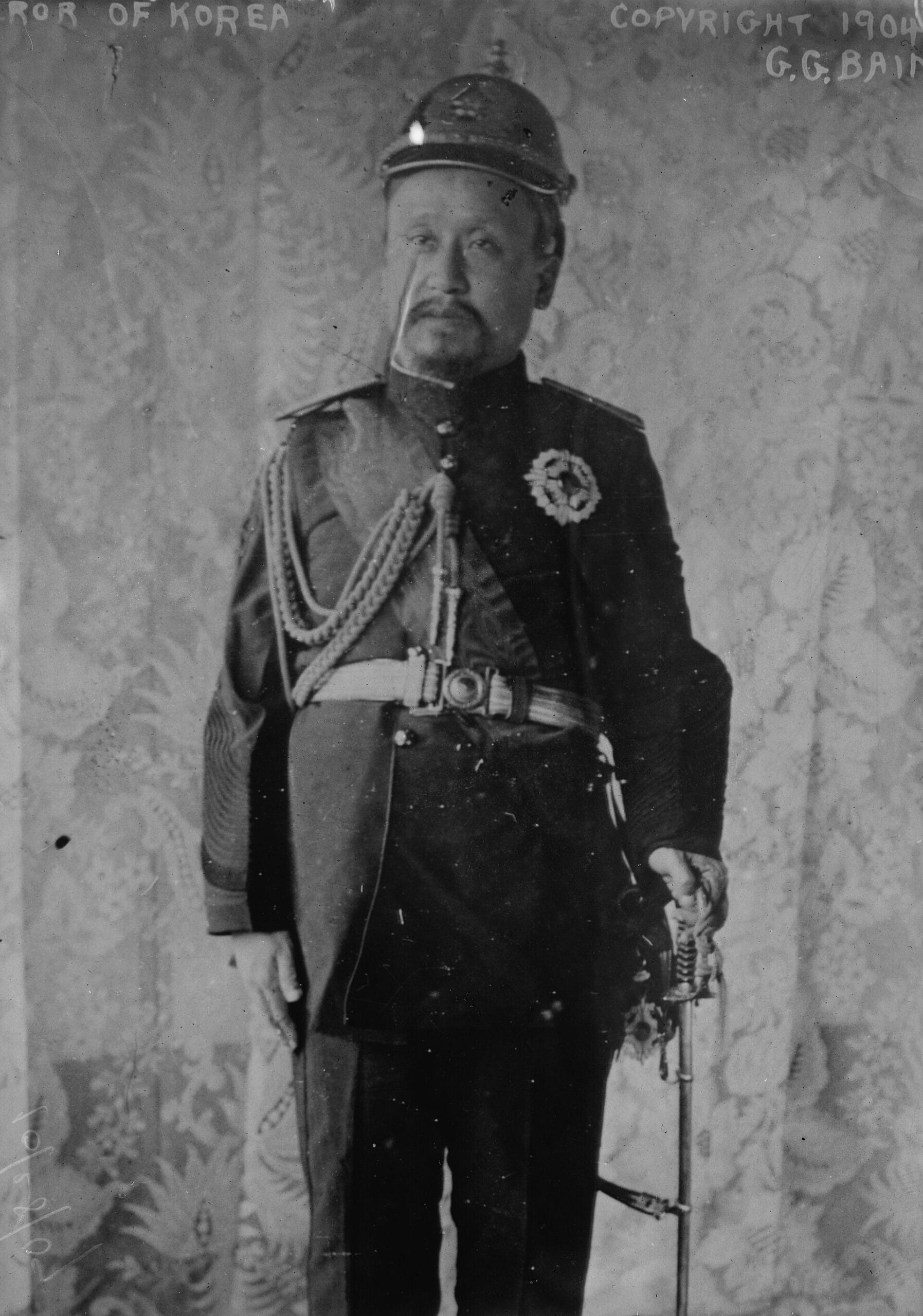 Корейский император Коджон, которого США бросили после 1905 года