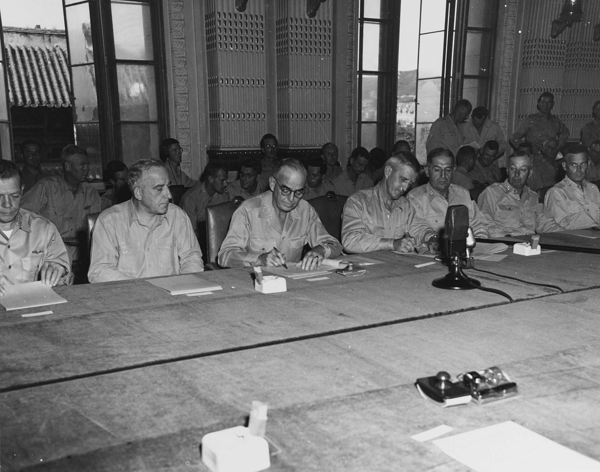 Güney Kore'de Amerikan askeri yönetimi: Seul'de Japon teslim töreni, 9 Eylül 1945
