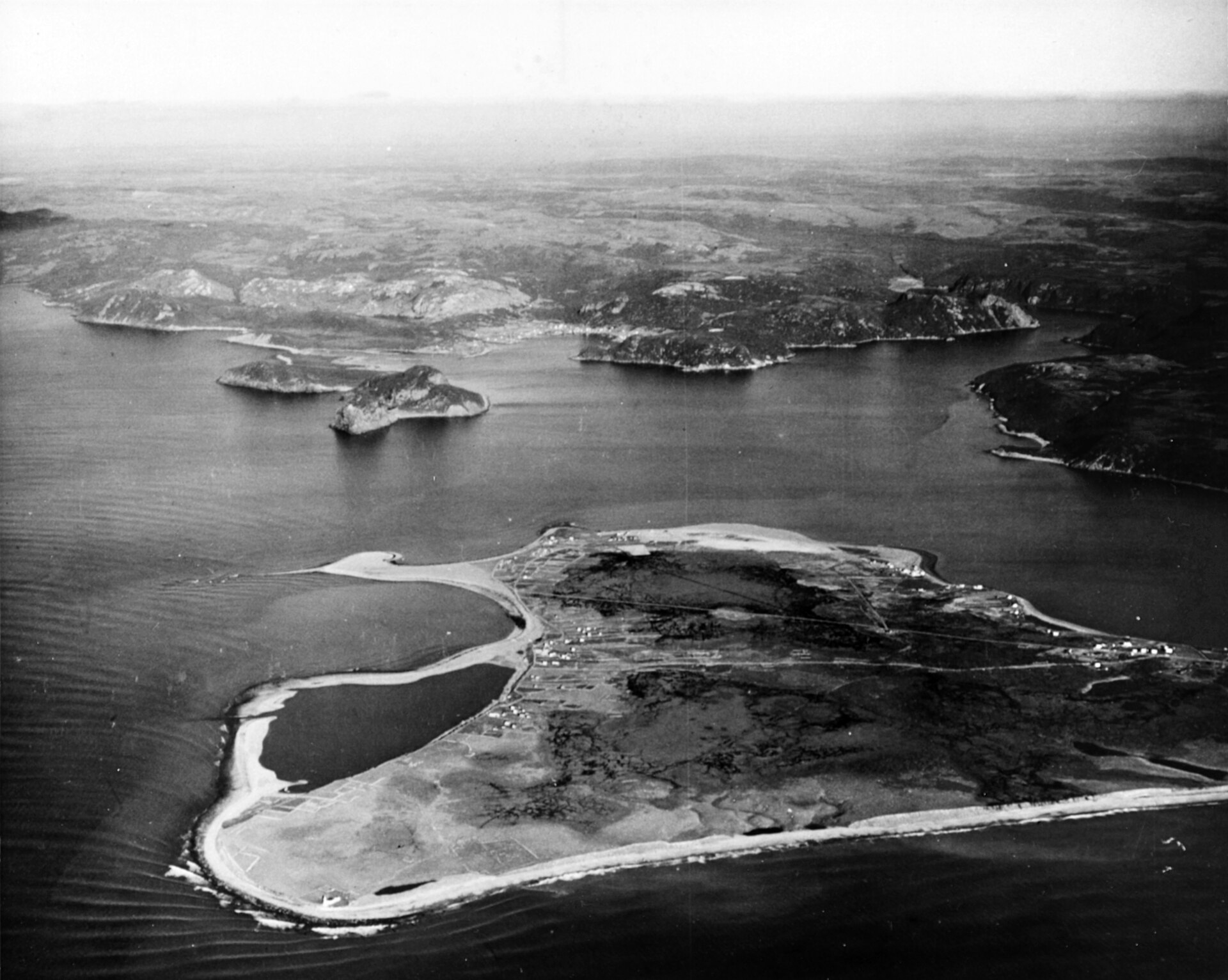 Destructores por bases: vista de la bahía de Little Placentia, en Terranova, donde EE. UU. obtuvo una base, septiembre de 1940