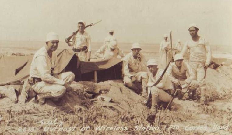 Революция в Гондурасе 1903 года: американские моряки на посту в Пуэрто-Кортесе