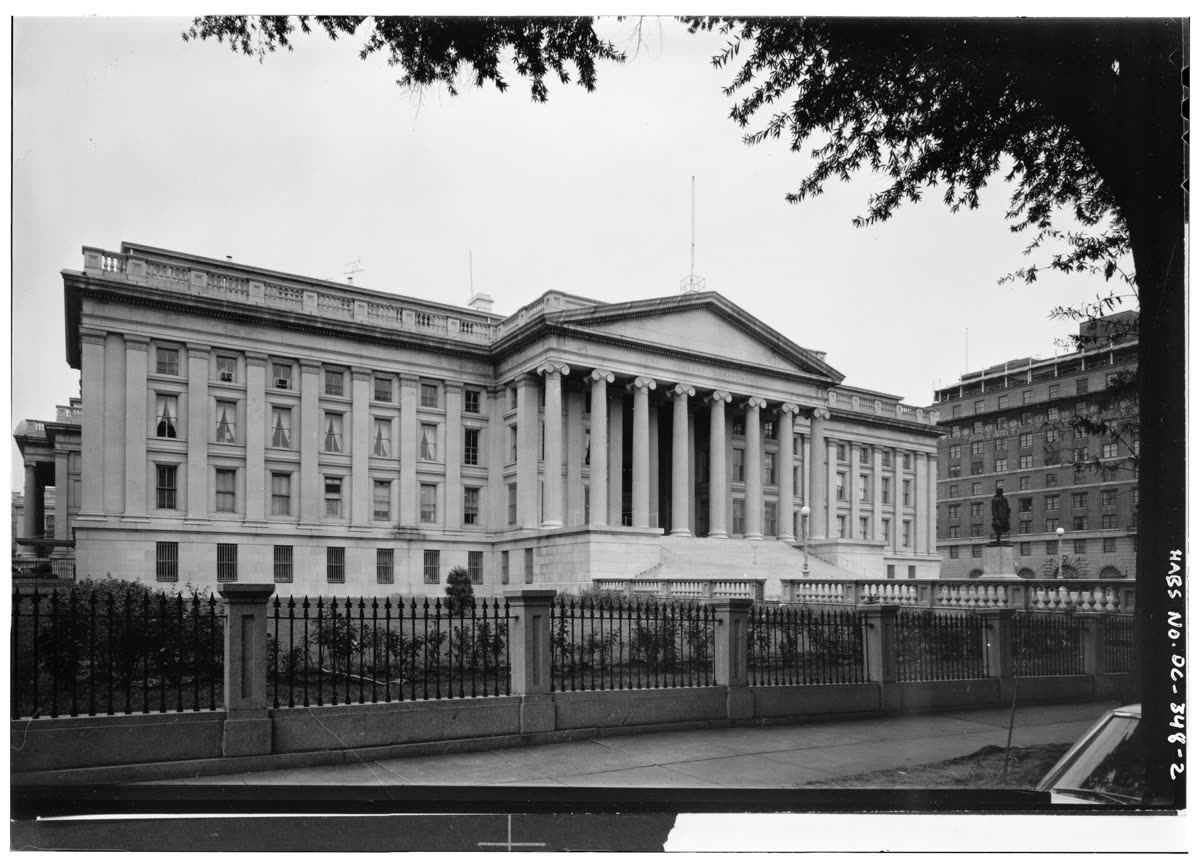 Здание Министерства финансов США в Вашингтоне, исторический снимок